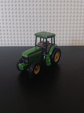 John Deere 7800 Green Tractor -  2" Tall Die-cast Farm Vehicle Toy